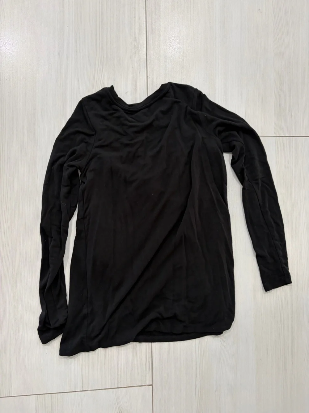 A Pea in the Pod Maternity Black Long-Sleeve Crew Neck Shirt XS